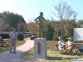 Мозайка; а живеене нудисти женски пол японки градина statue