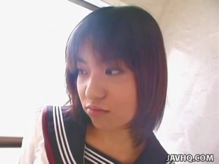 Teenaged اليابانية الطالبة أو مختلط يعطي لها الأول cocksuck
